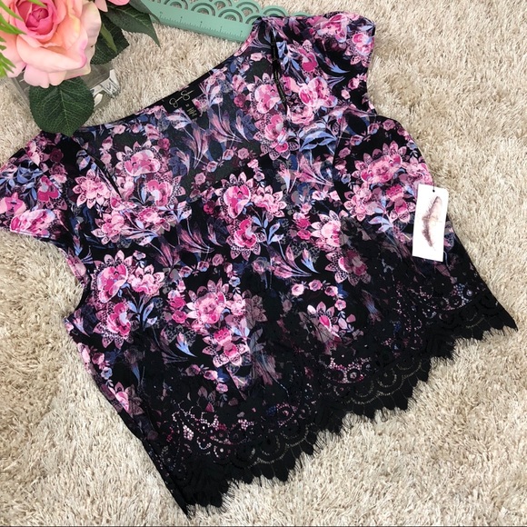 Jessica Simpson Tops - Jessica Simpson NWT Lace Floral Chaz Crop Top